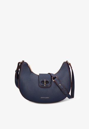 Borsa a tracolla in pelle blu navy con superficie testurizzata, dettagli in oro e forma curva. Presenta una chiusura con cerniera sicura e tracolla regolabile.
