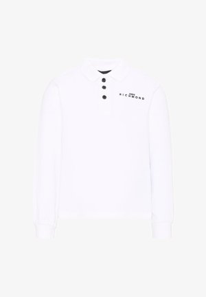 Wit poloshirt met lange mouwen, drie zwarte knopen en zwarte tekst "John Richmond" op de bovenste linker borst.
