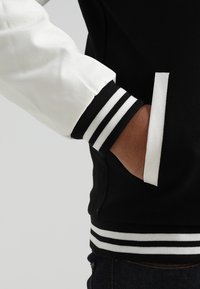 Urban Classics OLDSCHOOL COLLEGE JACKET  - Poletna jakna - black/white