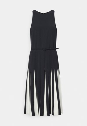 TWO-TONE PLEATED SLEEVELESS DRESS - Denní šaty - black/cream
