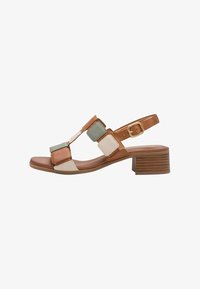 Unselected, sage comb