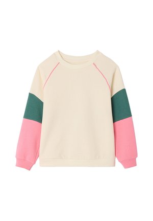 Cremefarbener Sweatshirt mit rosa unteren Ärmeln und waldgrünen Bändern darüber, mit rosa Nähten entlang der Raglan-Nähte.