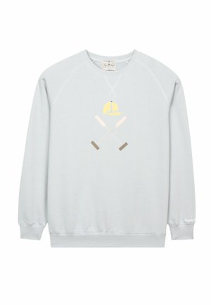 Sudadera gris claro con mazos de polo cruzados y un casco de polo amarillo estampados en el pecho, cuello redondo y mangas largas.