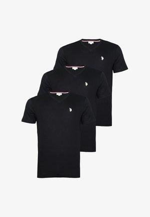 Drie zwarte katoenen T-shirts met korte mouwen en V-hals ontwerp, voorzien van een klein geborduurd logo op de borst en een contrasterende gestreepte kraag.