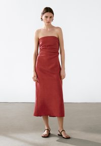 Massimo Dutti STRAPLESS - Cocktail dress / Party dress - mottled red