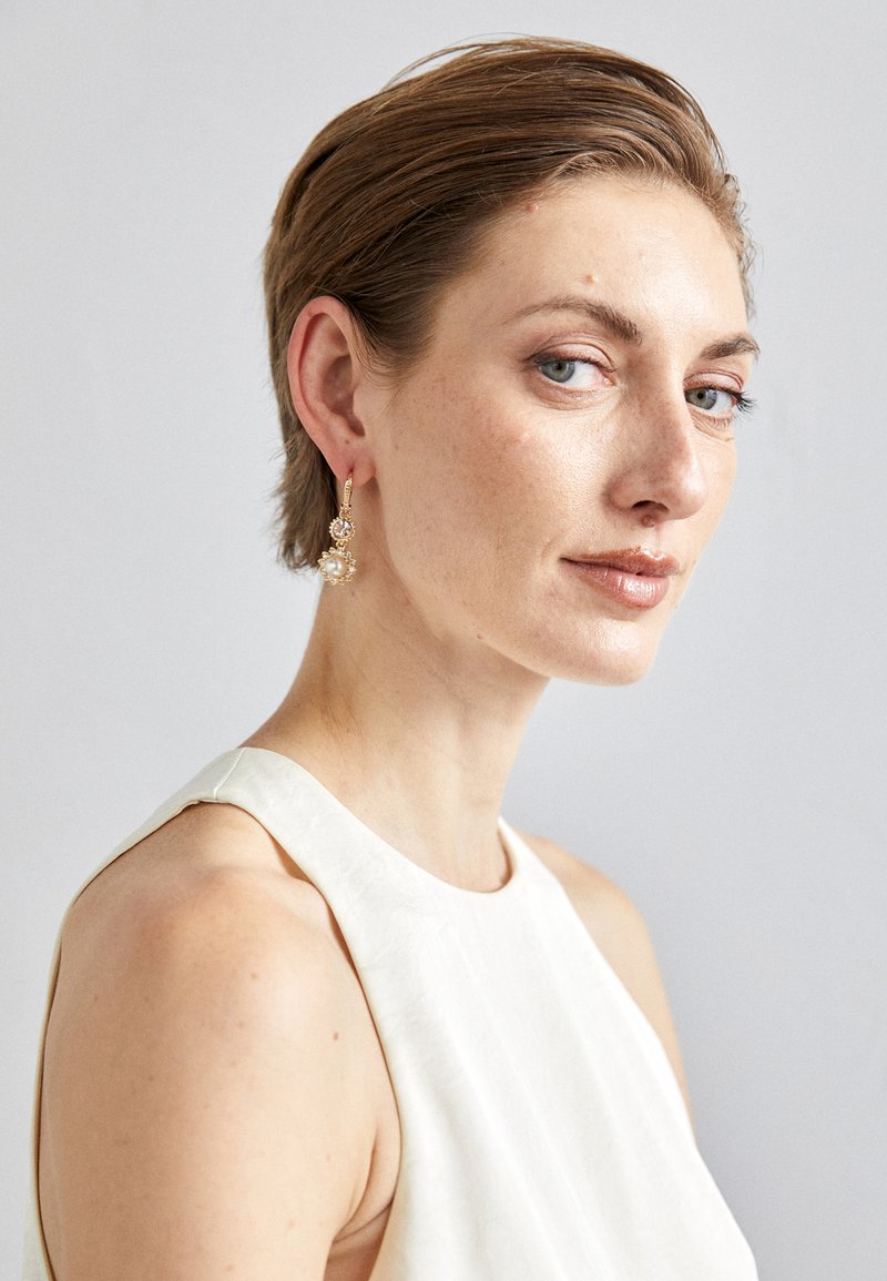 Marchesa - DROP - Øreringe - gold-coloured/cream, Forstør