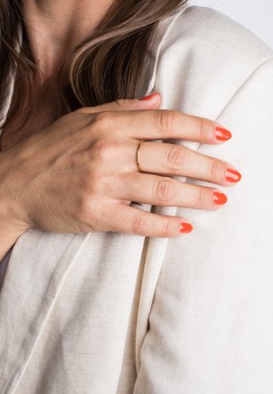Ring - gold coloured
