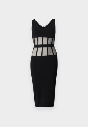 Fekete testhez simuló ruha, lekerekített nyakkal, átlátszó panelekkel és geometrikus mintákkal a deréknál, testhezálló sziluettel.