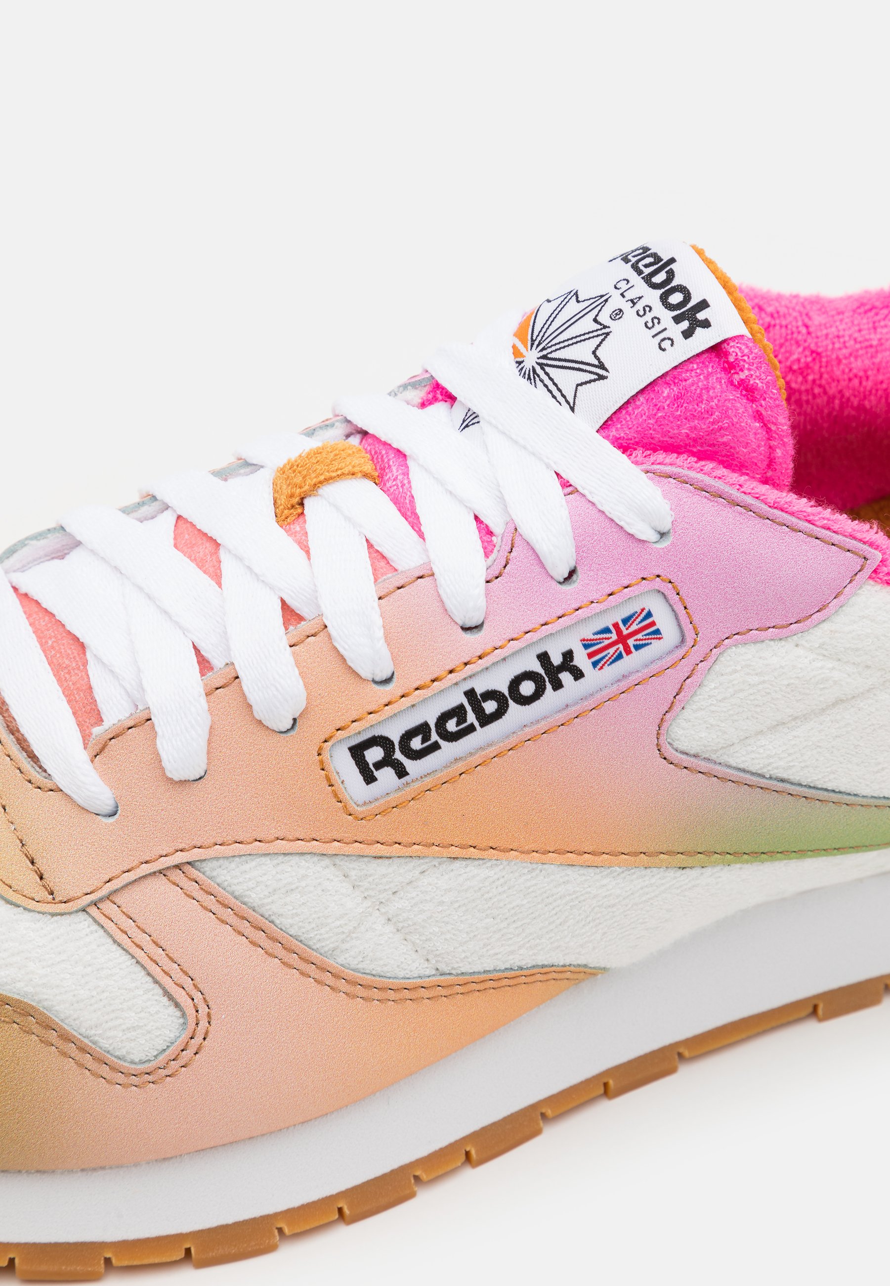 reebok classic pink