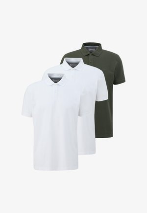 Tre foldede poloshirts i hvid og mørkegrøn, arrangeret lagvis, med kraver og knapstolper synlige.
