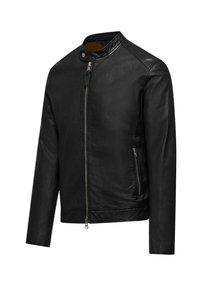 Giacca in pelle nera con colletto alto, zip frontale e due tasche laterali. Texture liscia con design sobrio e minimalismo nei dettagli.