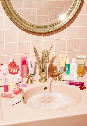 Zalando Beauty, SUMMER BAG - TRAVEL ESSENTIALS - Set pour le bain et le corps