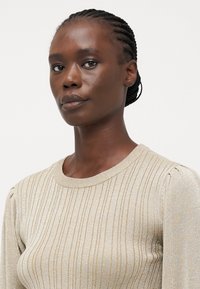 Vero Moda Tall VMTALIA O NECK  - Strikkegenser - eucalyptus/silver-coloured