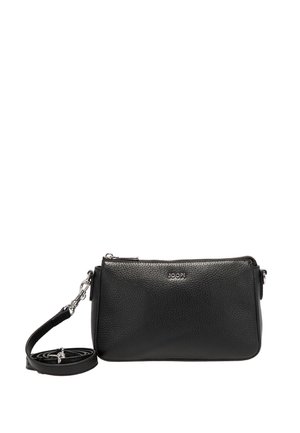 Sort struktureret læder crossbody taske med sølv lynlås og aftagelig rem, med lille sølv „JOOP!“ logo foran.