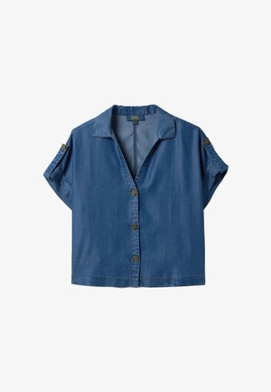Blaues Kurzarm-Hemd zum Knöpfen mit Kragen und Knopflaschen an hochgekrempelten Ärmeln, aus leichtem Denimstoff.
