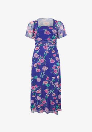 Lilla midi-kjole med pink floralprint, firkantet halsudskæring, rynket talje og korte, gennemsigtige flæseærmer.