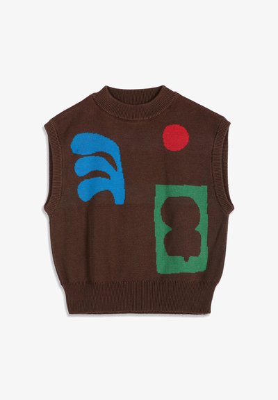 Veste tricotée marron sans manches avec col rond, présentant des formes abstraites bleues, un cercle rouge et un rectangle vert avec une silhouette abstraite sombre à l'intérieur.
