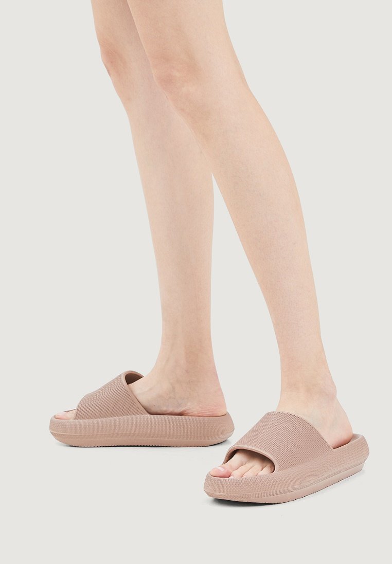 OYSHO FLATFORM - Muiltjes - dark beige/beige - Zalando.nl