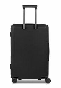 Schwarzer Hartschalenkoffer mit ausziehbarem Griff, zwei Seitenrädern und einer strukturierten Oberfläche für besseren Halt. Die Vorderseite ist frei von zusätzlichen Merkmalen oder Designelementen.