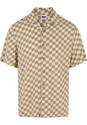 Chemise à manches courtes avec un motif écossais marron et crème, dotée d'un col campagnard et d'un tissu à texture lisse.
