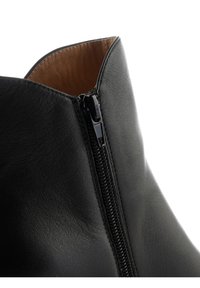 Shoe The Bear STB-SAGA - Botines - schwarz