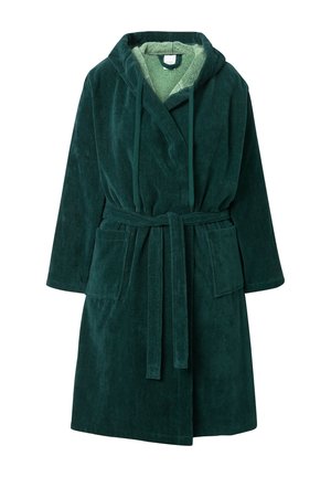 Accappatoio cappuccio verde scuro con cintura in vita, realizzato in morbido tessuto in spugna, dotato di due tasche frontali e foderato internamente in verde chiaro.
