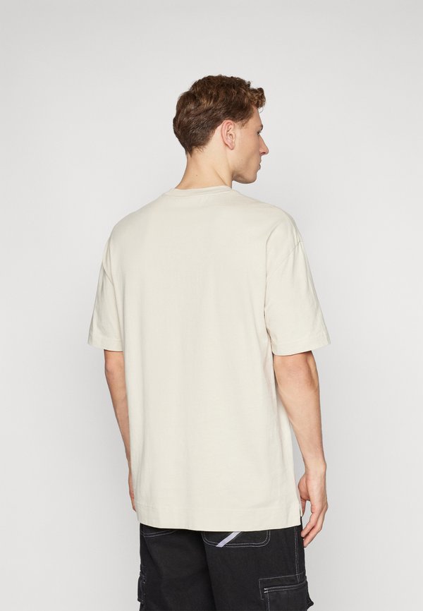 JOEL - Basic T-shirt - moonstruck3