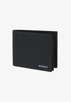 Portefeuille noir bifold au design minimaliste, légèrement ouvert, montrant les coutures et le petit logo « oxmox » en bas à droite.
