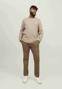 Jack & Jones JPSTMARCO JJDAVE LC NOOS PLS - Chino - otter