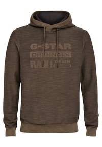 Hnědá mikina s kapucí z texturované látky, obsahující kapuci na stahovací šňůrku, žebrované manžety a vystouplé logo na přední straně.