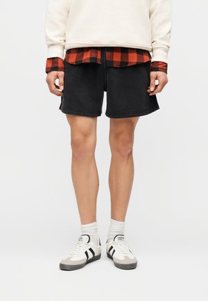 ESSENTIAL  - Short - black