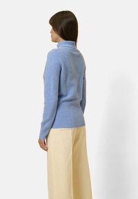 Just Cashmere POINT INVERSE COL ROULÉ - Maglione - sky