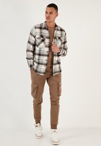 Buratti REGULAR FIT - Košile - ecru black