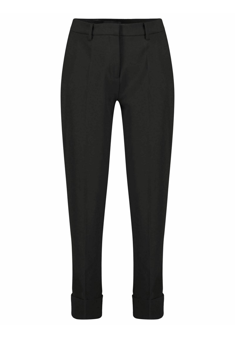 Schwarze tapered Hose mit vorderen Falten, umgekrempeltem Saum und Seitentaschen. Aus einem glatten Stoff mit maßgeschneiderter Passform gefertigt.