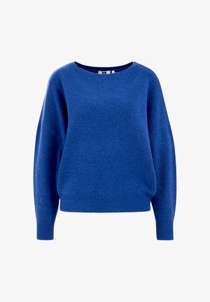 Plavi pleteni pulover s okruglim izrezom, spuštenim ramenima i rebrastim manžetama i rubom. Mekana tekstura s malo slobodnijim krojem.