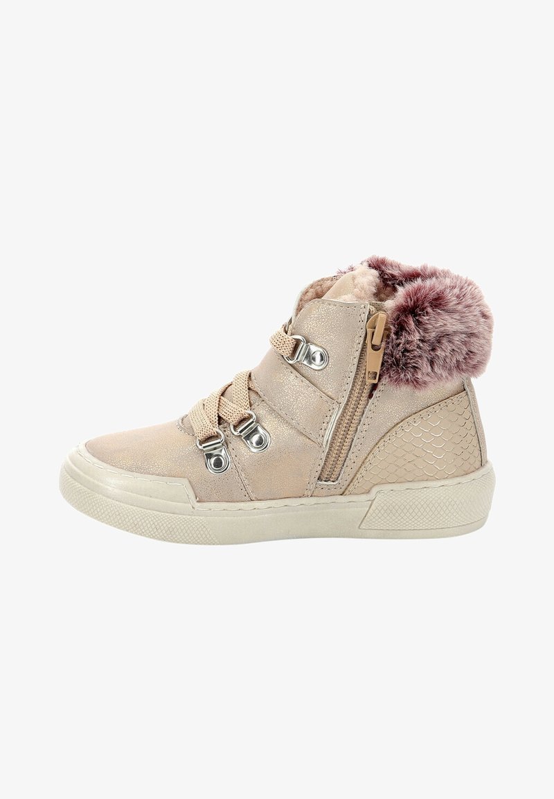 Baskets montantes beige avec côté texturé, fermeture éclair, lacets sur le devant et doublure de col en fausse fourrure rose douce.