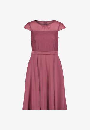 Rosa Kleid mit einem taillierten Oberteil mit Netzärmeln, einem runden Ausschnitt und einem ausgestellten Rock mit Taillenbund, aus strukturiertem Stoff gefertigt.