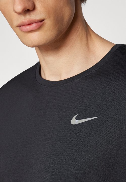 Nike Miler Dri-FIT UV Running T-Shirt 'Black' — foto 6