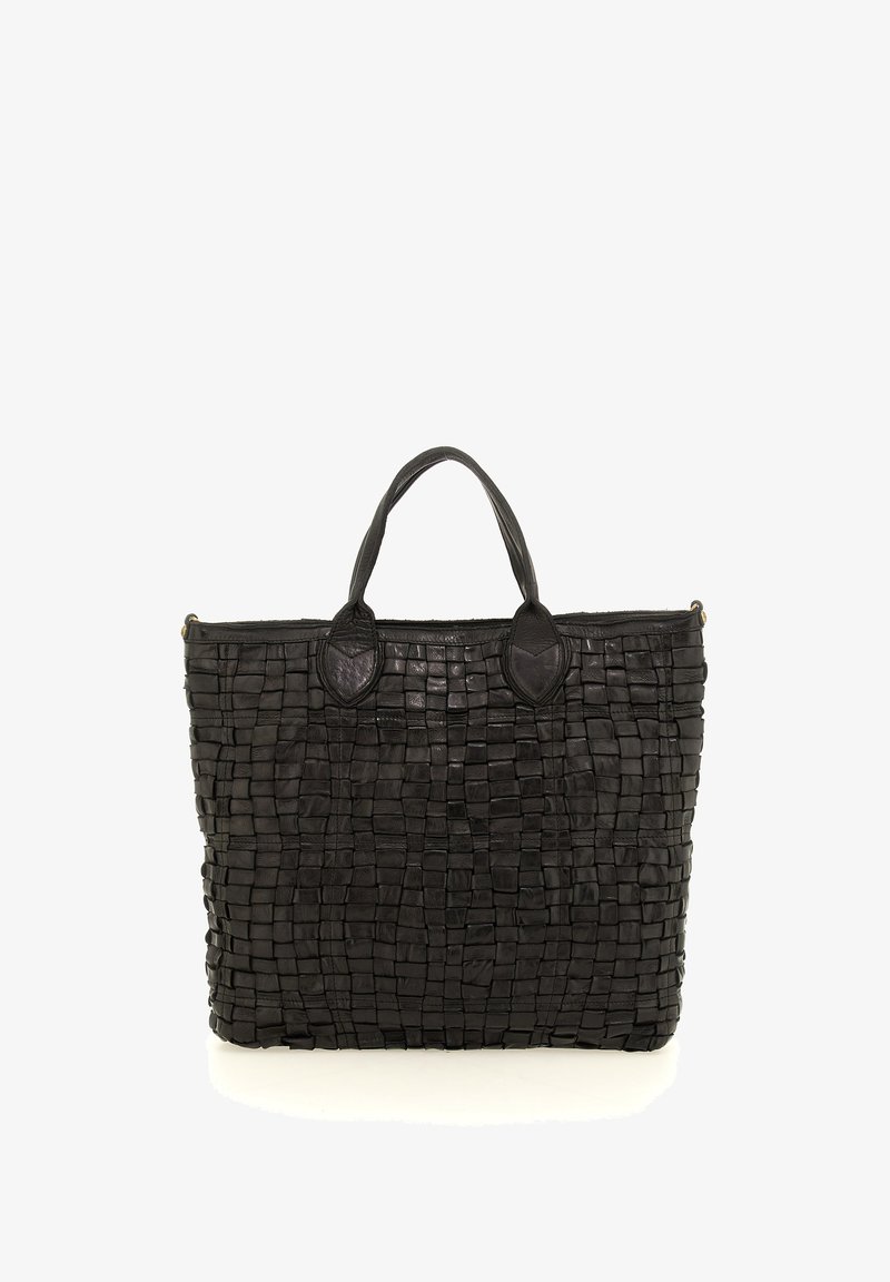 Borsa tote in pelle intrecciata nera con due manici arrotondati. Presenta un motivo testurizzato a griglia, un design spazioso e nessun hardware visibile.