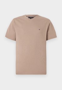Unselected, coastal taupe