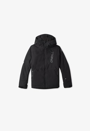 Zwarte geïsoleerde jas met een ritssluiting aan de voorkant, capuchon en twee zijzakken, voorzien van logo's en een gladde, matte structuur.