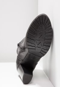 Lazamani Botines de tacón - black