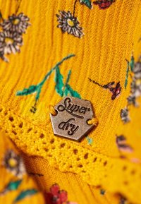 Superdry & Co Short - yellow