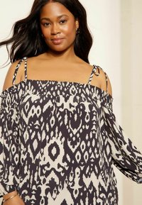Curves Like These COLD SHOULDER- REGULAR FIT - Maxi šaty - monochrome