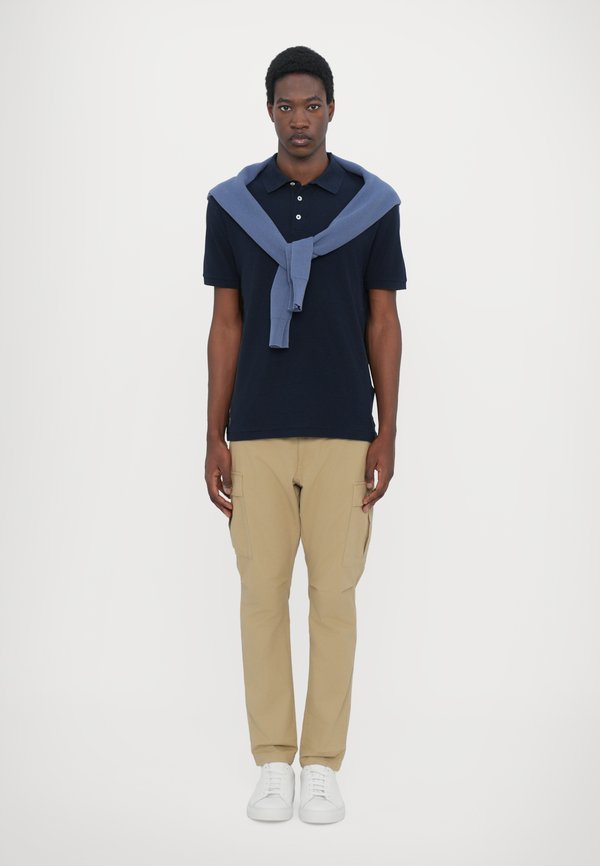 STANDARD FIT - Polo shirt3