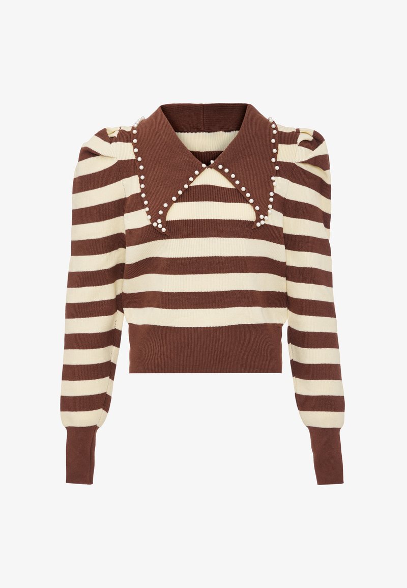 Sweter w brązowo-kremowe paski o prążkowanej teksturze, z dużym kołnierzem ozdobionym białymi koralikami i bufiastymi rękawami. Krótki fason.
