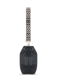 Schwarze Leder-Eimer-Tasche mit einem gemusterten Stoffriemen in Schwarz und Creme. Verfügt über einen Kordelzugverschluss, goldene Beschläge und ein zweifarbiges Design.