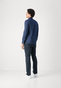 Thumbnail Image 5