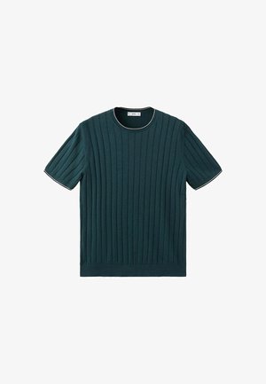 Pull côtelé vert foncé à manches courtes, col rond avec une bordure blanche subtile au niveau du col et des manches.