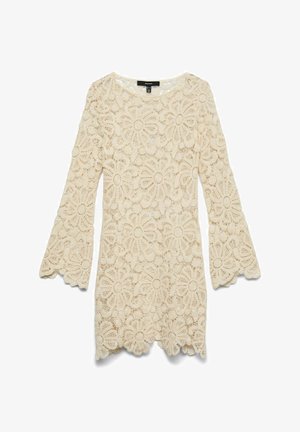 Vestido de encaje de manga larga color crema con patrón floral de crochet y bordes ondulados en las mangas y el dobladillo.